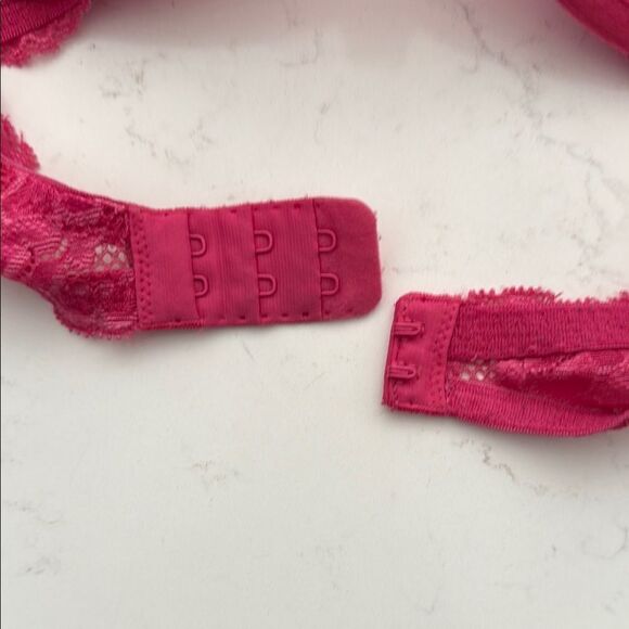 Victoria Secret Pink Lace Trimmed Bra.  Size 36 C. - Picture 6 of 6